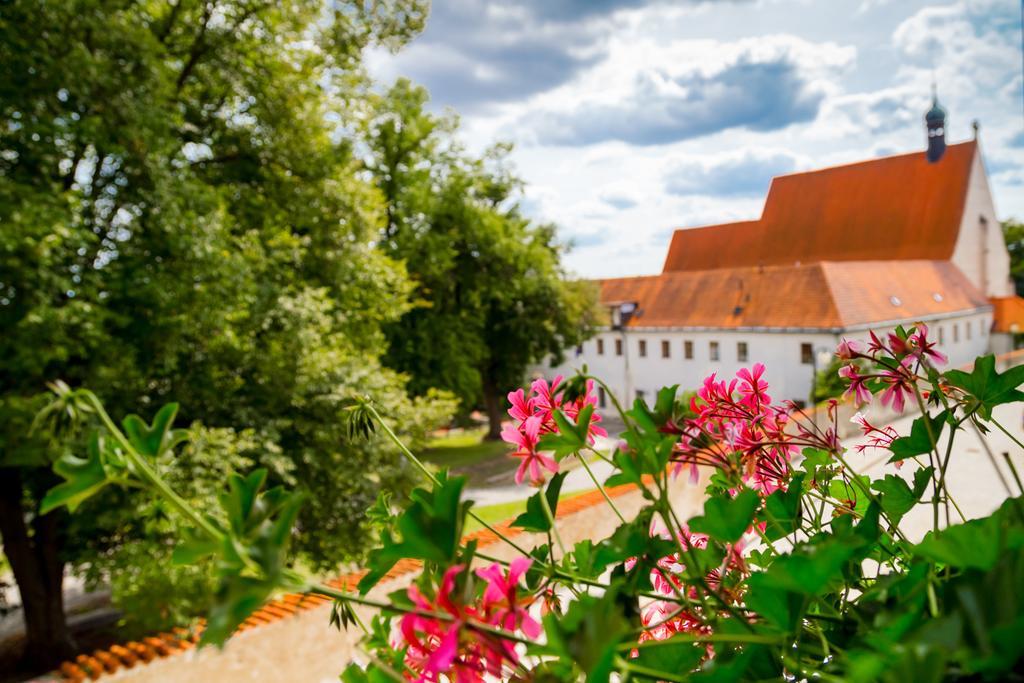 Pstrossova Vila - U Klasterni Zahrady Bechyně Exterior foto